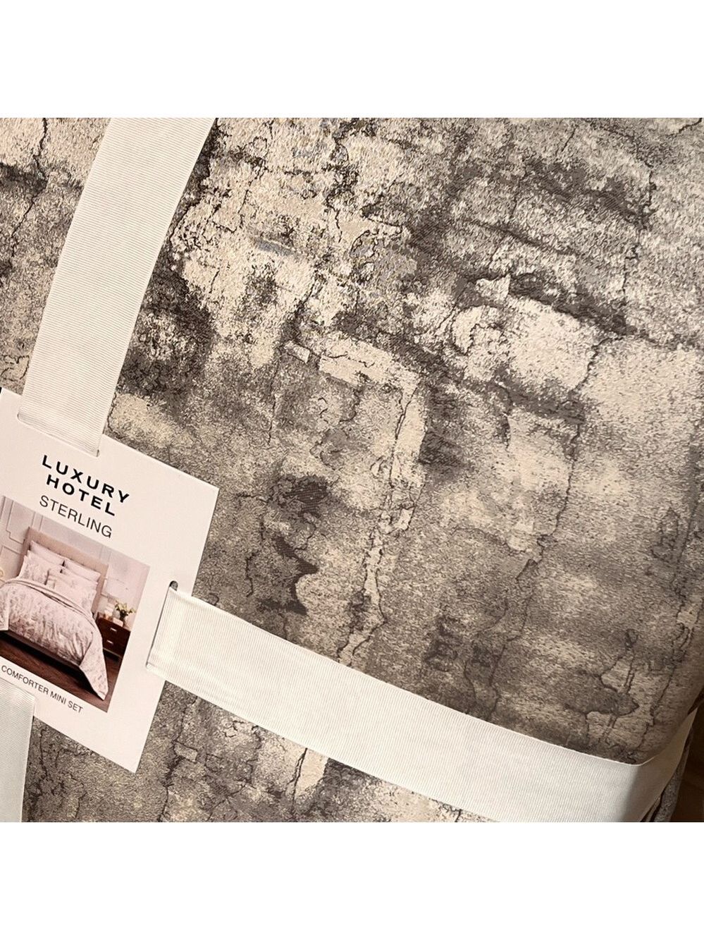 NWT $329 Luxury Hotel “Sterling” King Comforter Mini Set - Picture 8 of 10